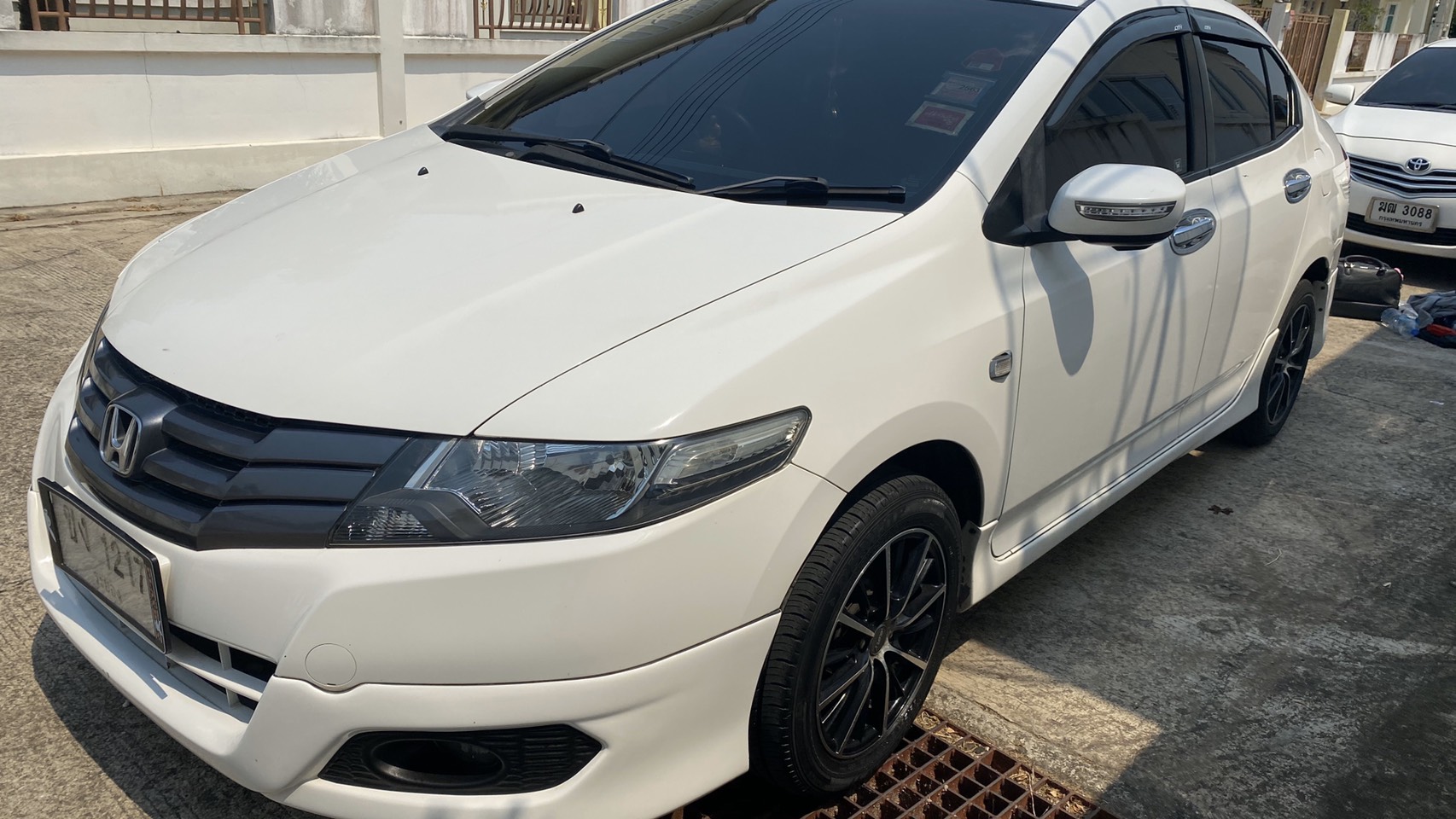 ขายรถบ้านมือเดียว Honda City ปี 2011 MT สีขาว (รูปที่ 3)