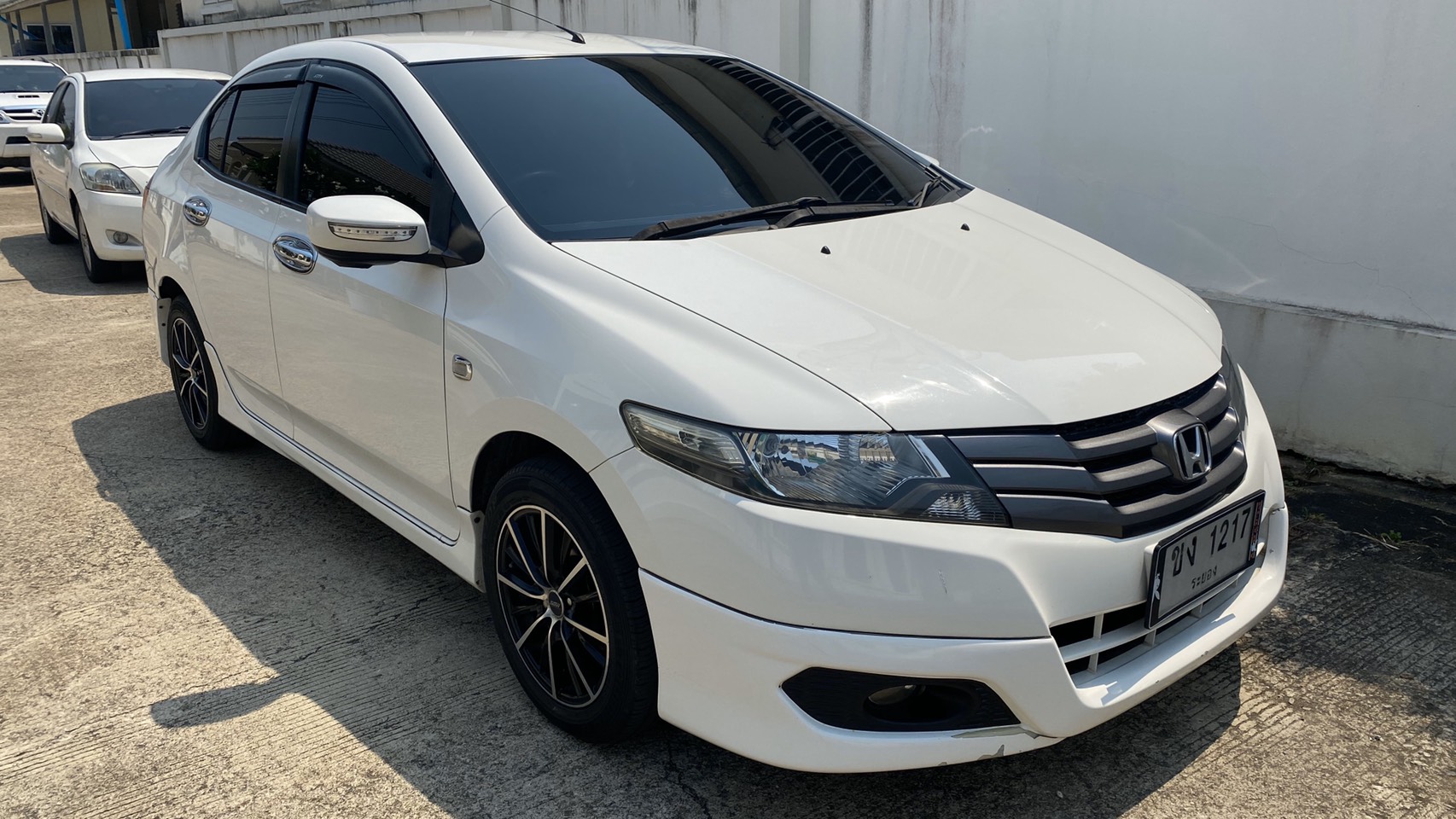 ขายรถบ้านมือเดียว Honda City ปี 2011 MT สีขาว (รูปที่ 4)