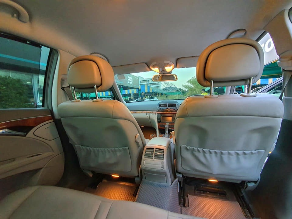 Mercedes-Benz E-Class W211 E200 ปี 2009 สีเงิน (รูปที่ 4)