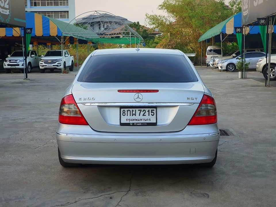 Mercedes-Benz E-Class W211 E200 ปี 2009 สีเงิน (รูปที่ 12)