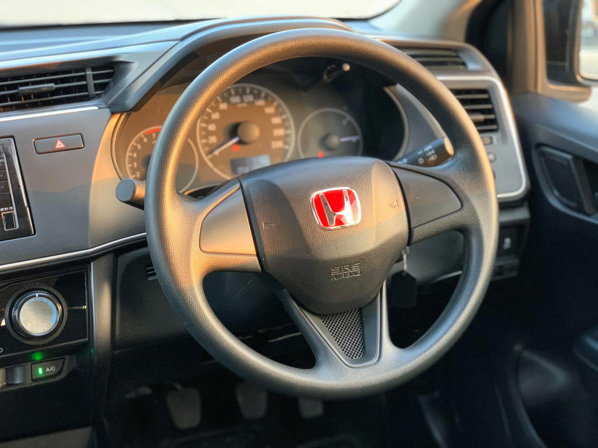 Honda City ปี 2017 สีดำ (รูปที่ 4)