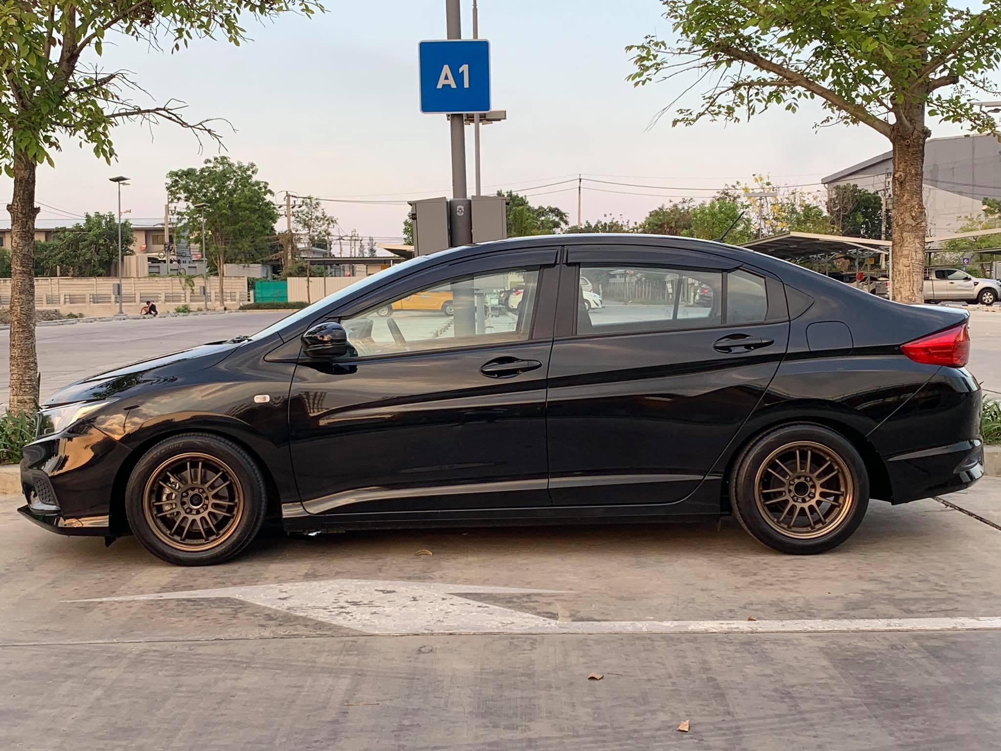 Honda City ปี 2017 สีดำ (รูปที่ 6)