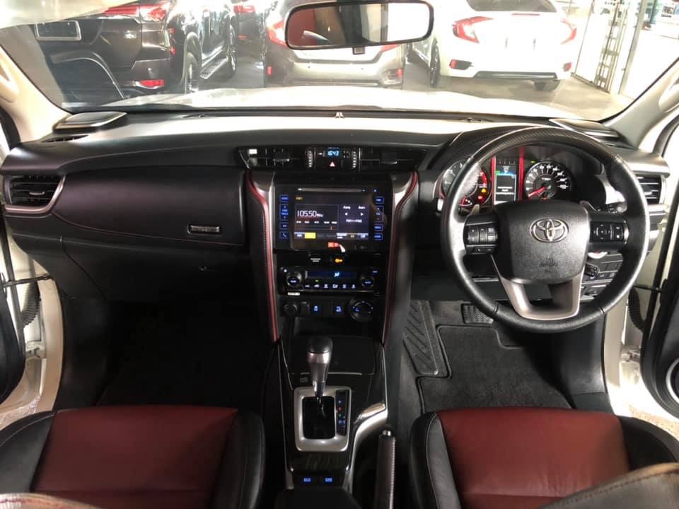 Toyota Fortuner ปี 2018 สีขาว (รูปที่ 13)