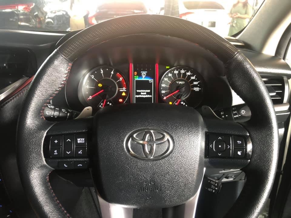 Toyota Fortuner ปี 2018 สีขาว