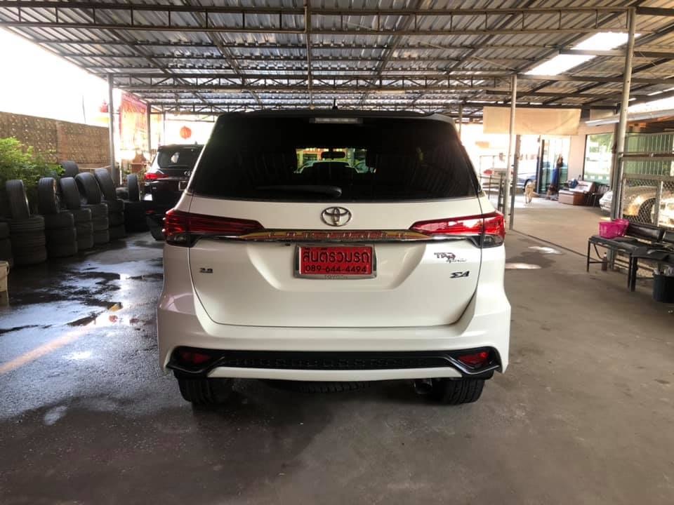 Toyota Fortuner ปี 2018 สีขาว (รูปที่ 4)