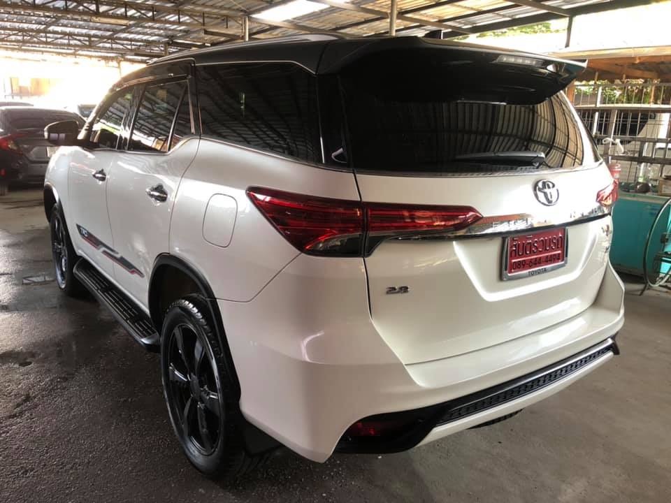 Toyota Fortuner ปี 2018 สีขาว (รูปที่ 6)