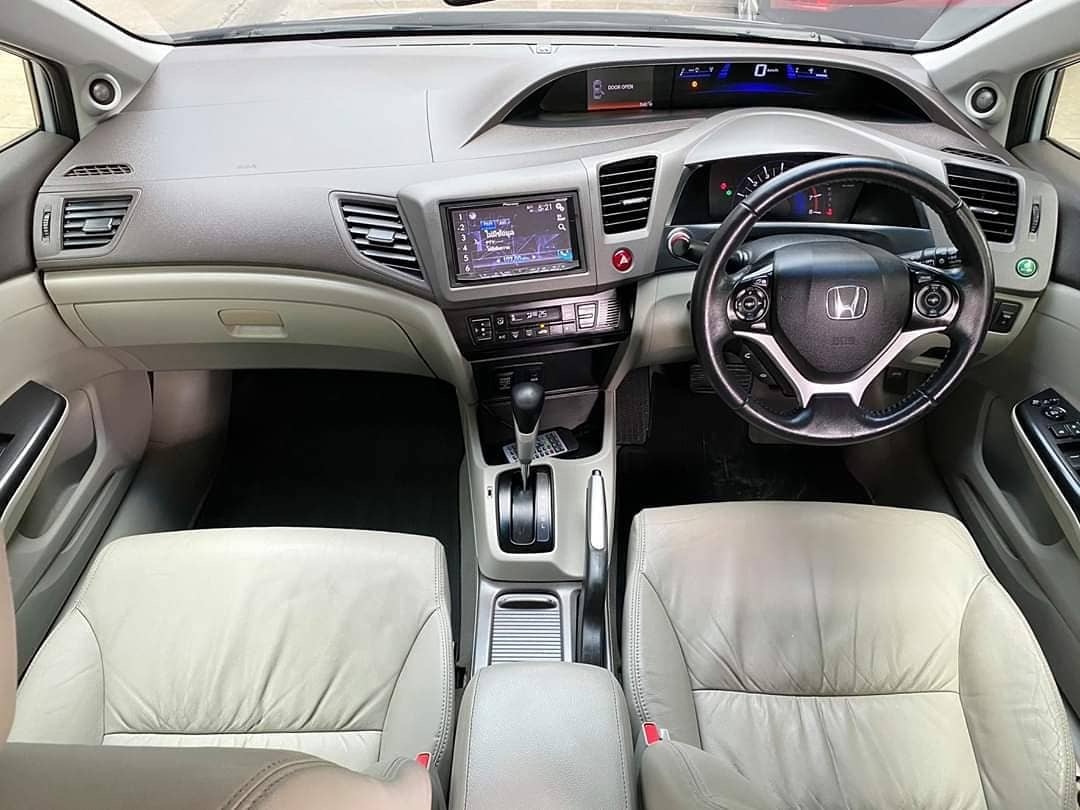 Honda Civic FB ปี 2013 สีเงิน (รูปที่ 4)
