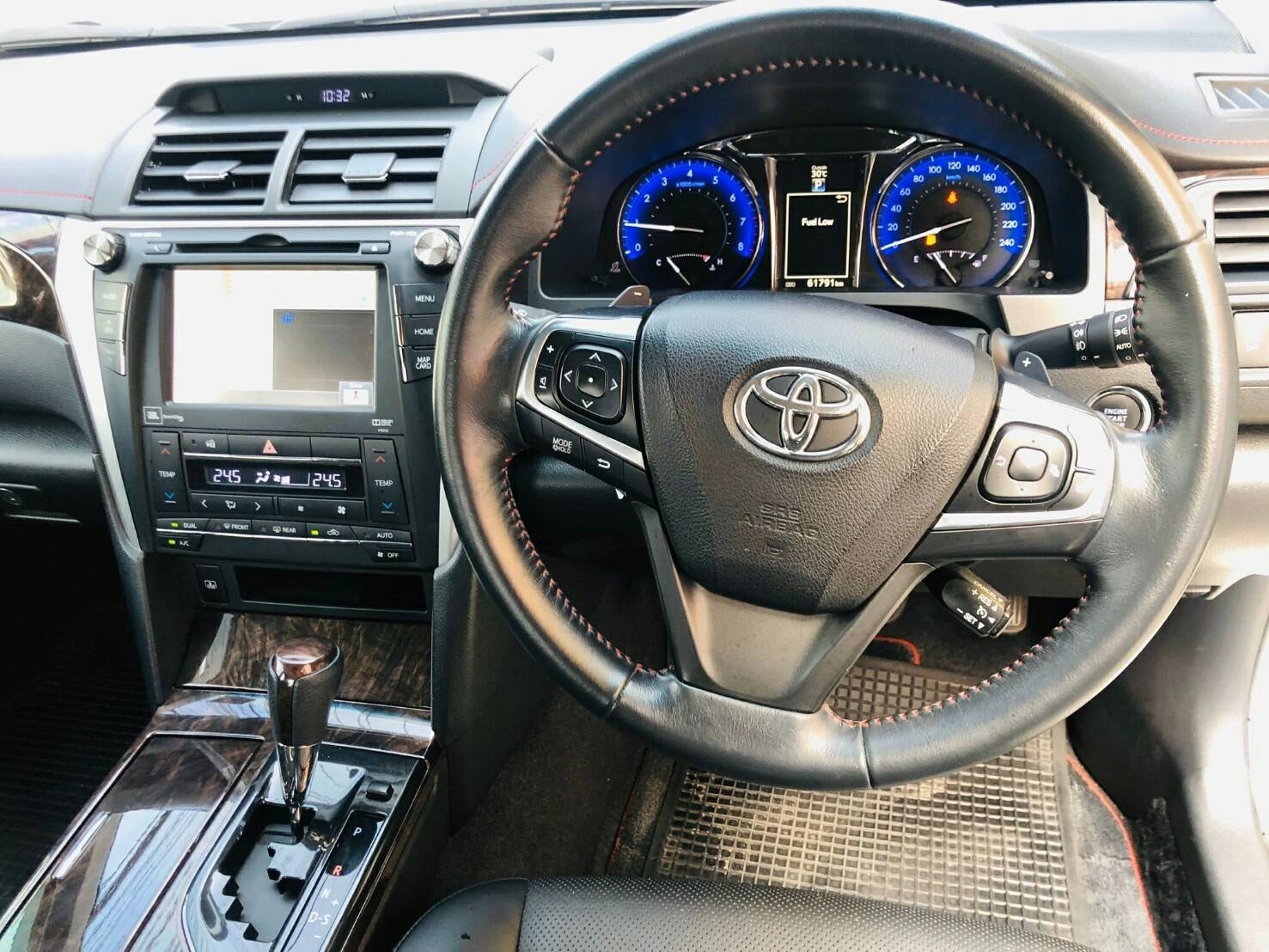 Toyota Camry ไมเนอร์เชนจ์ ปี 2016 สีขาว (รูปที่ 8)
