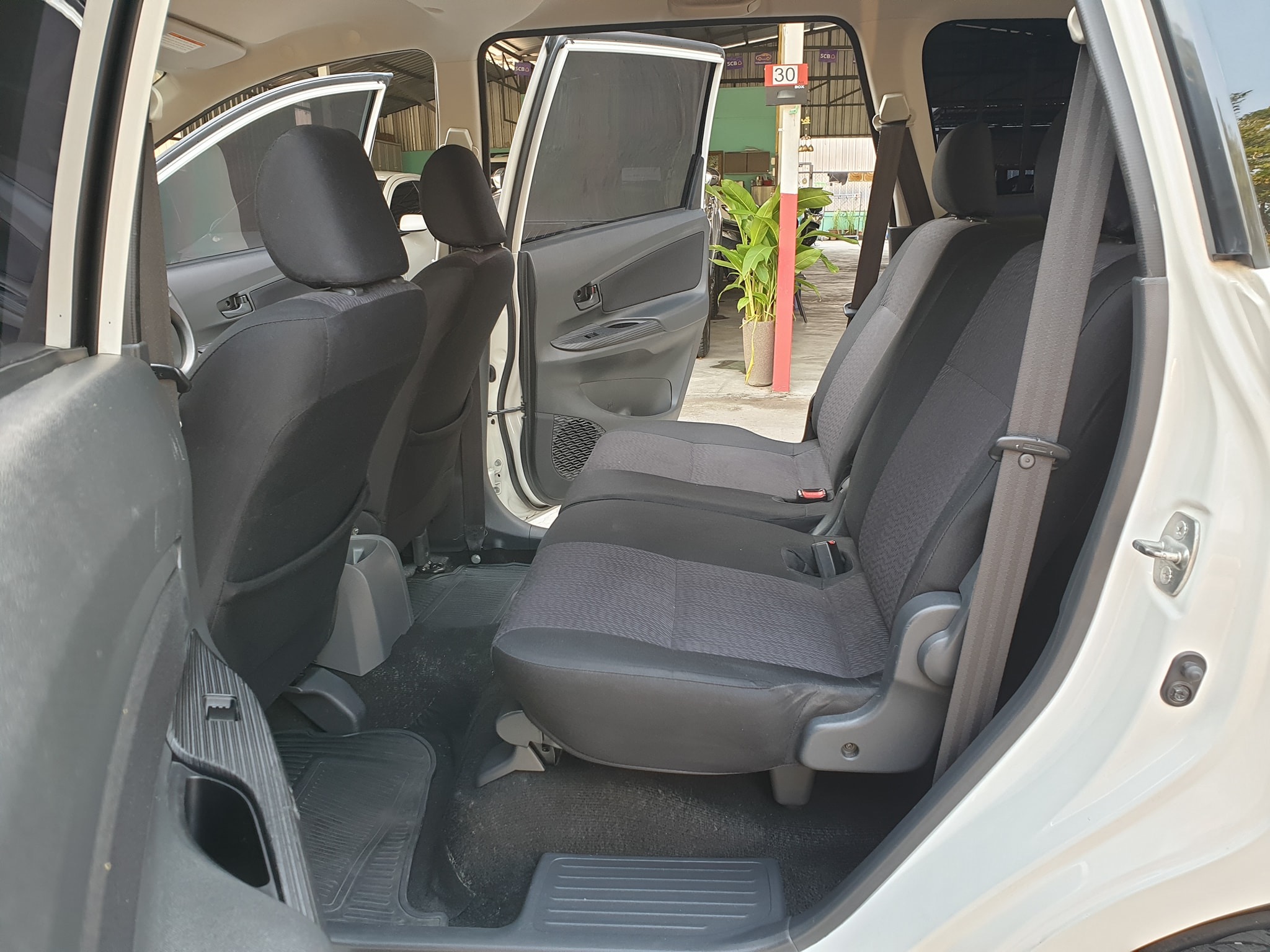 Toyota Avanza ปี 2013 สีขาว (รูปที่ 13)