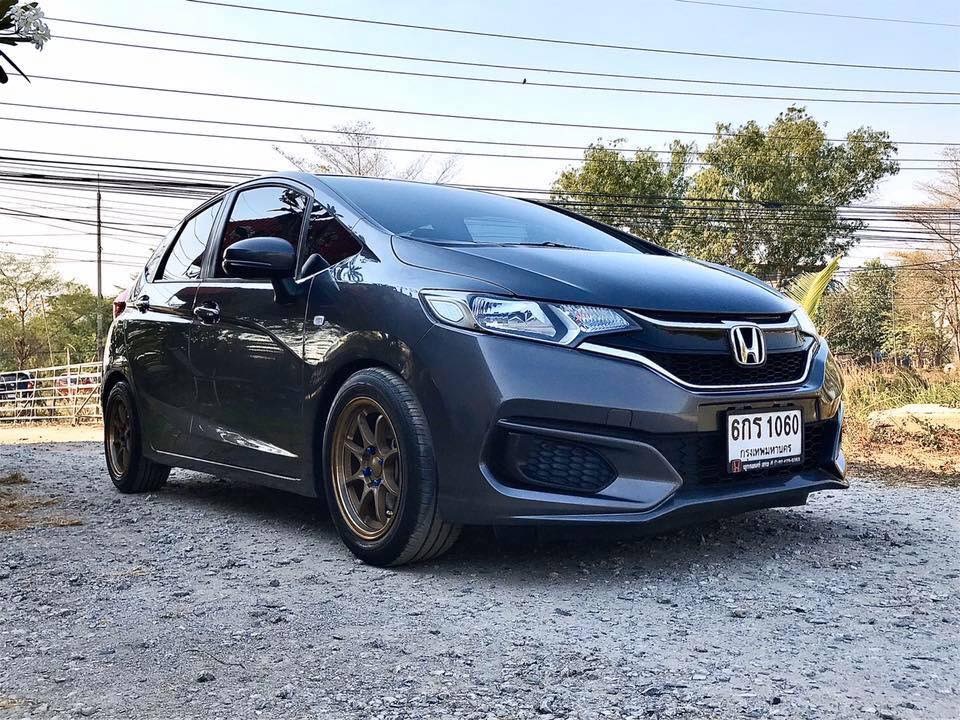 Honda Jazz GK ปี 2017 สีเทา (รูปที่ 3)