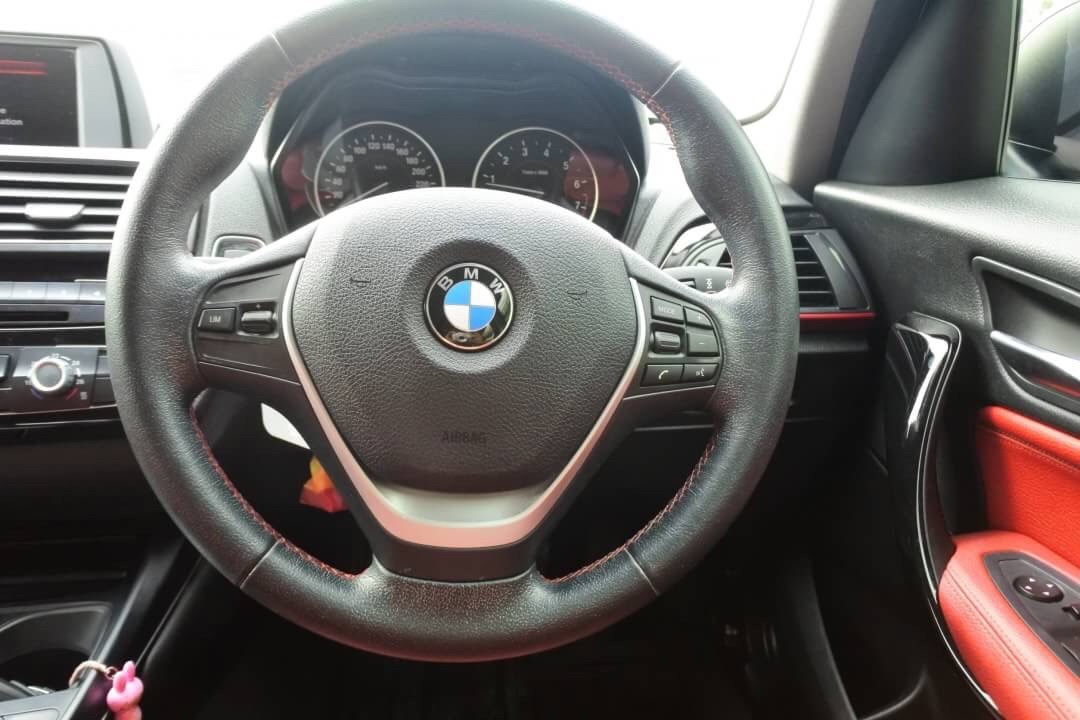 BMW 1 Series F20 118i ปี 2016 สีดำ (รูปที่ 12)