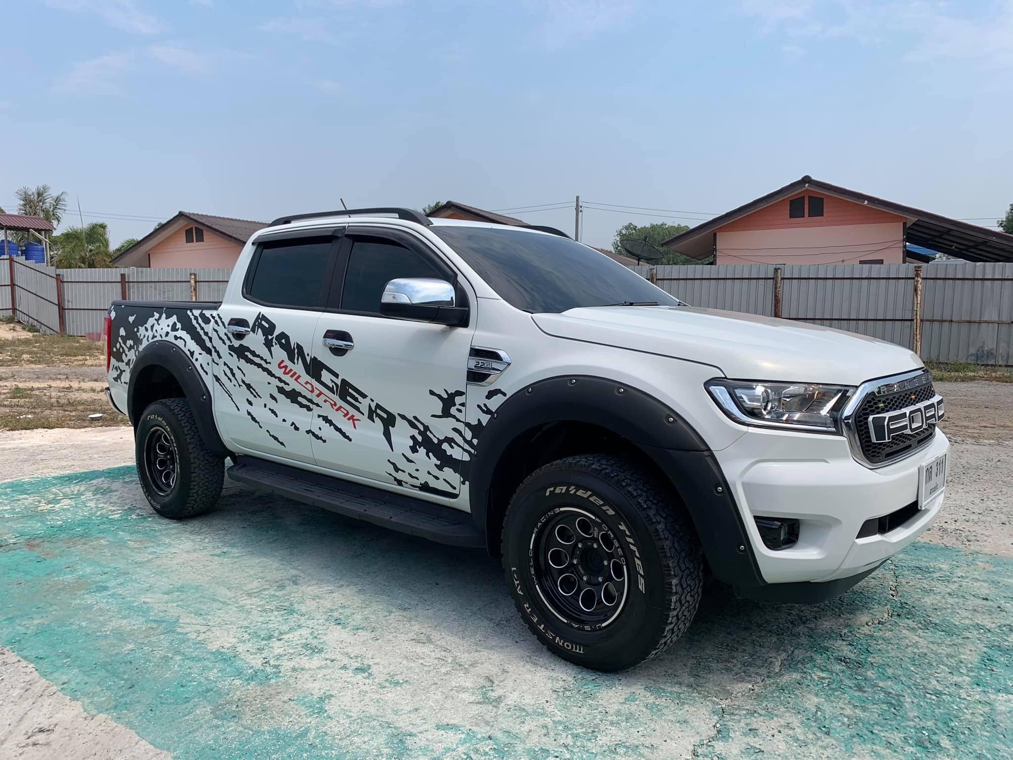 Ford Ranger Hi-Rider (4 ประตู) ปี 2018 สีขาว (รูปที่ 3)