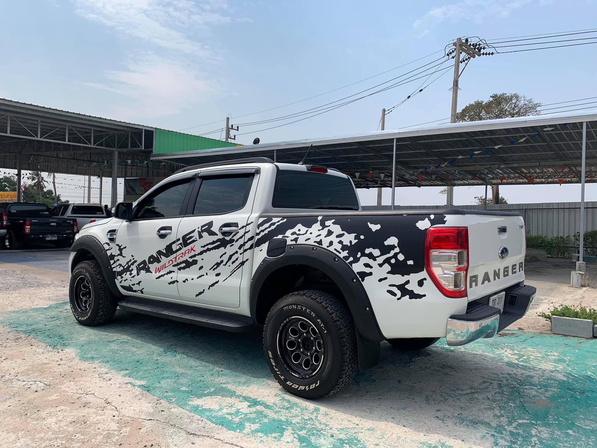 Ford Ranger Hi-Rider (4 ประตู) ปี 2018 สีขาว (รูปที่ 2)