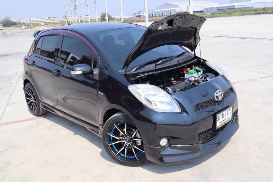 Toyota Yaris ปี 2012 สีดำ (รูปที่ 7)