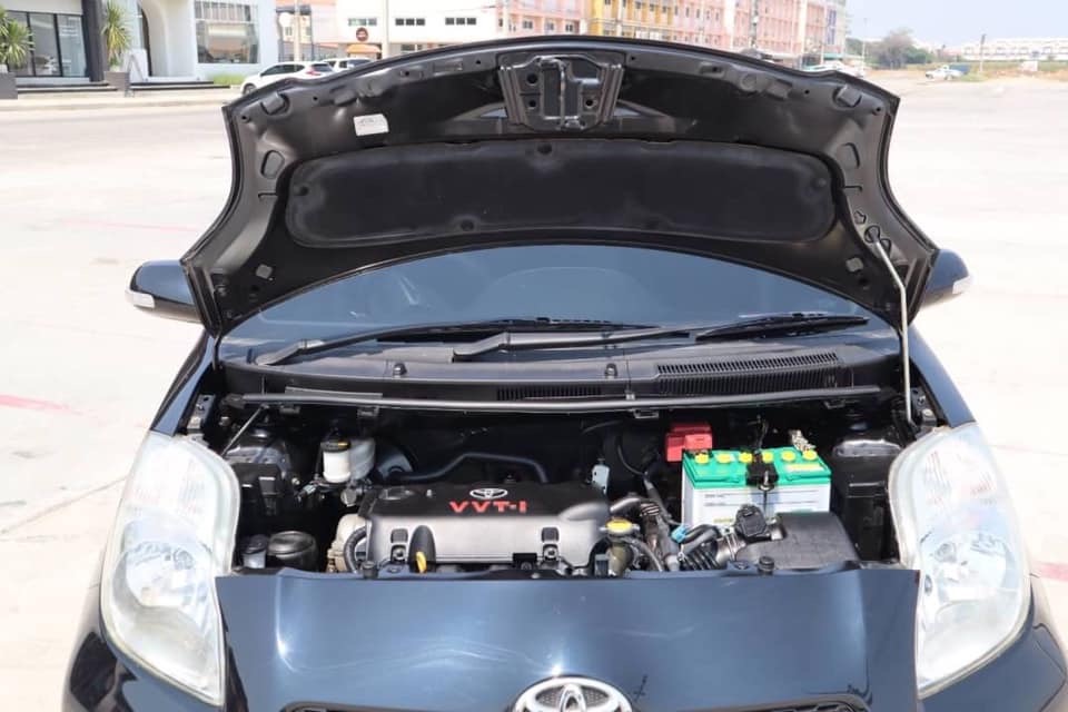 Toyota Yaris ปี 2012 สีดำ (รูปที่ 8)