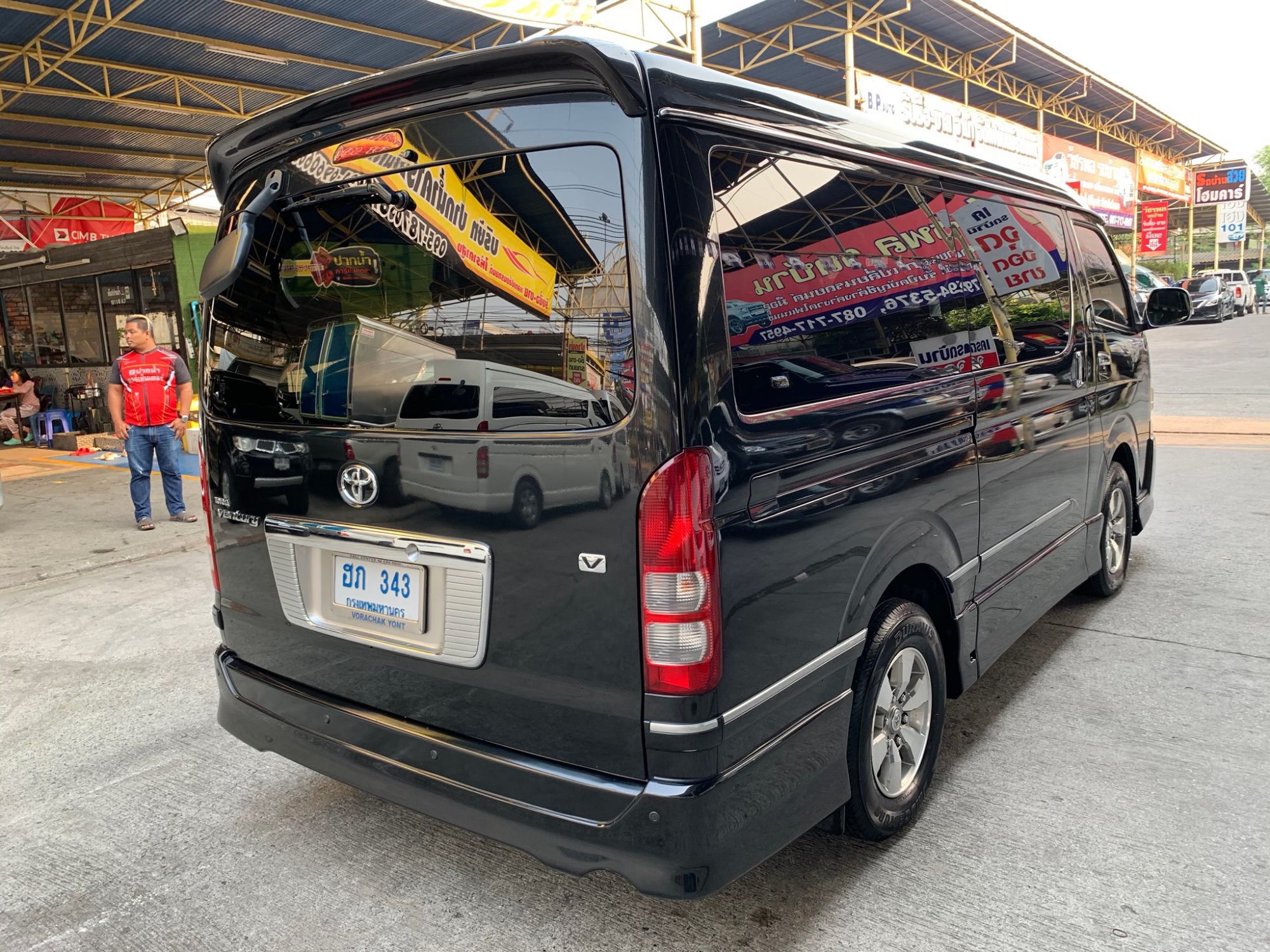 Toyota Ventury ปี 2012 สีดำ (รูปที่ 14)