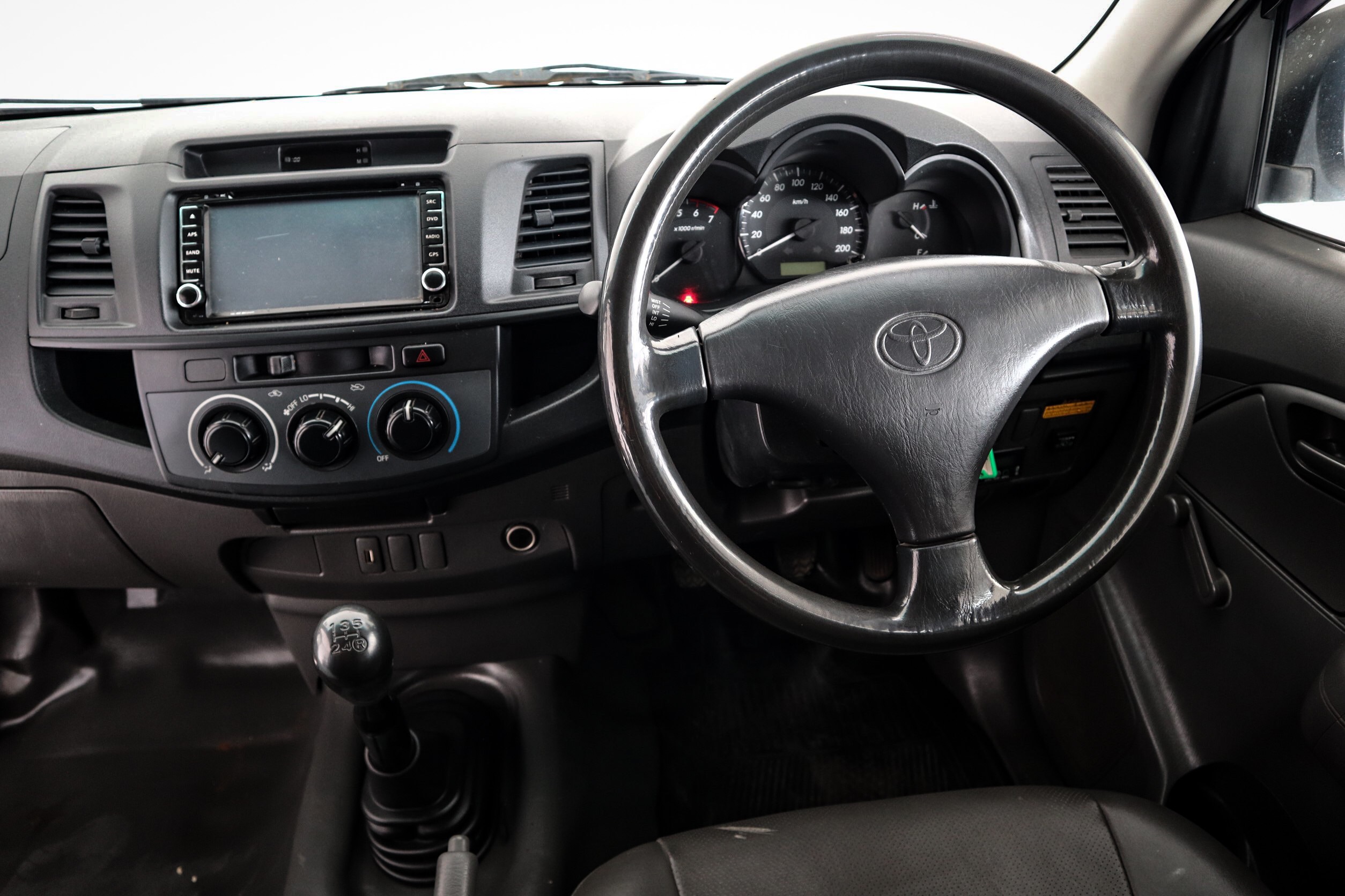 Toyota Hilux Vigo ตอนเดียว ปี 2011 สีขาว (รูปที่ 10)