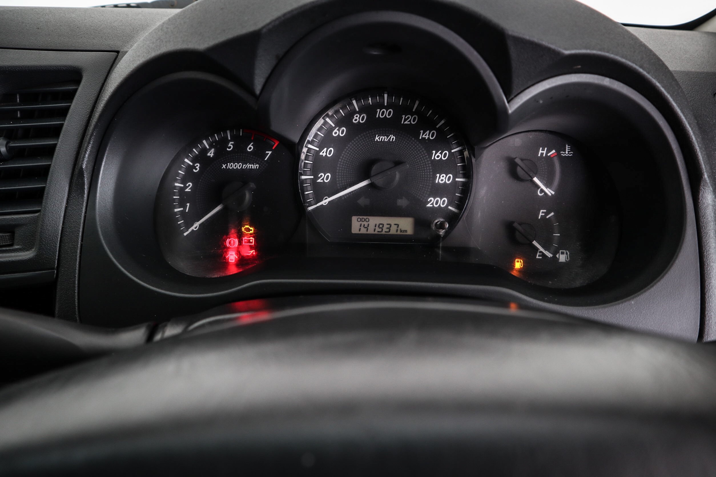 Toyota Hilux Vigo ตอนเดียว ปี 2011 สีขาว (รูปที่ 9)