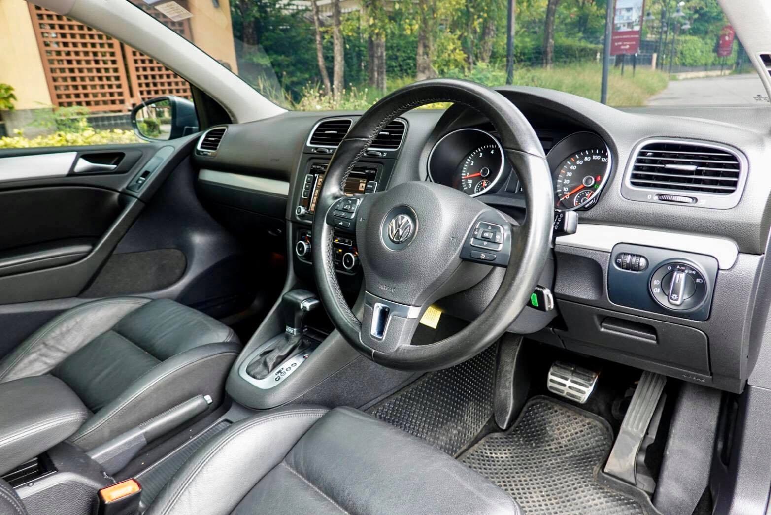Volkswagen Golf MK6 ปี 2012 สีเทา (รูปที่ 9)