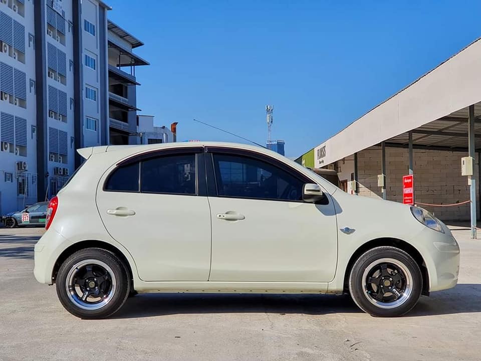 Nissan March ปี 2013 สีขาว (รูปที่ 5)