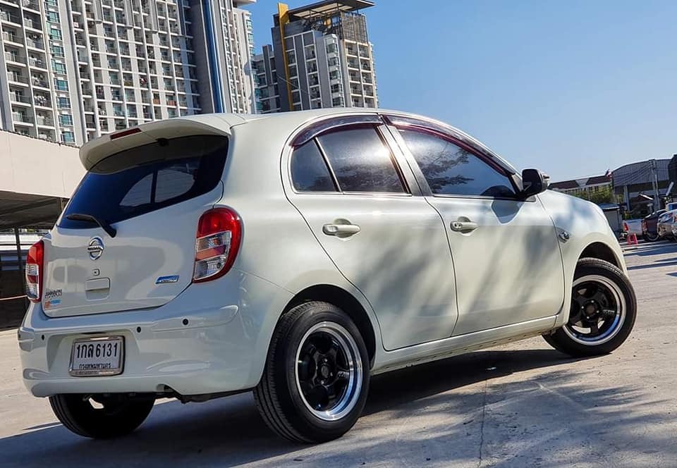 Nissan March ปี 2013 สีขาว (รูปที่ 4)