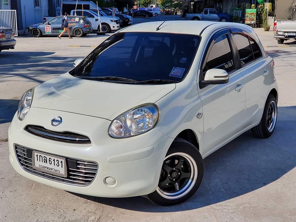 Nissan March ปี 2013 สีขาว (รูปที่ 6)