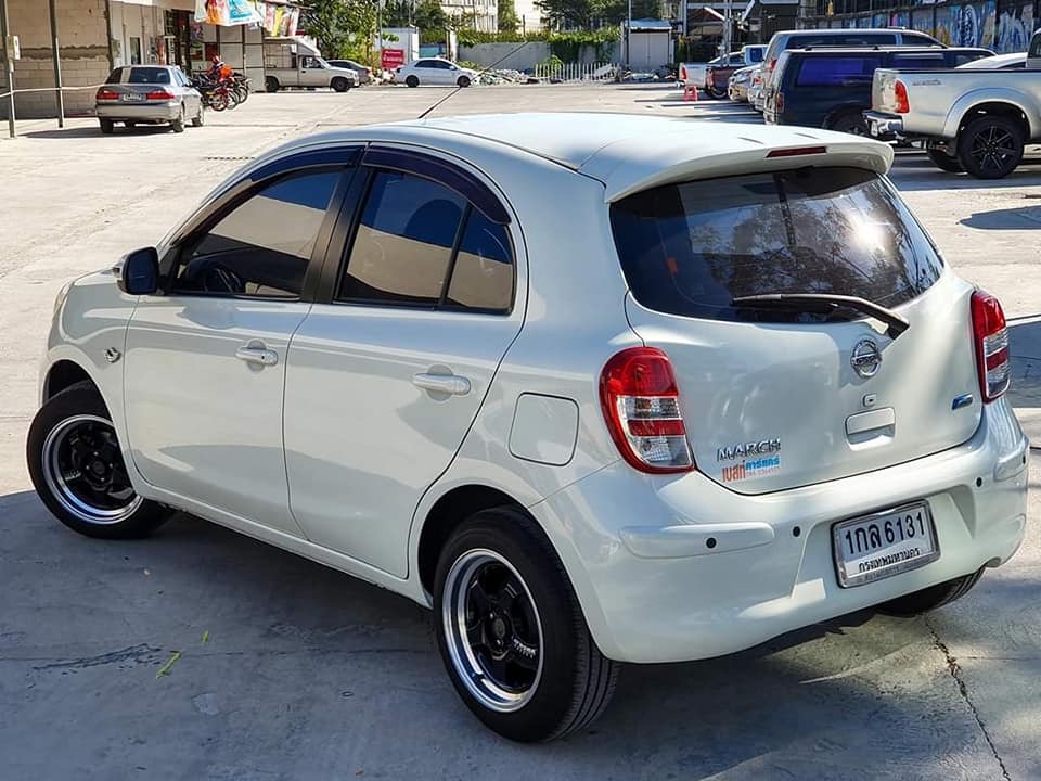 Nissan March ปี 2013 สีขาว (รูปที่ 3)