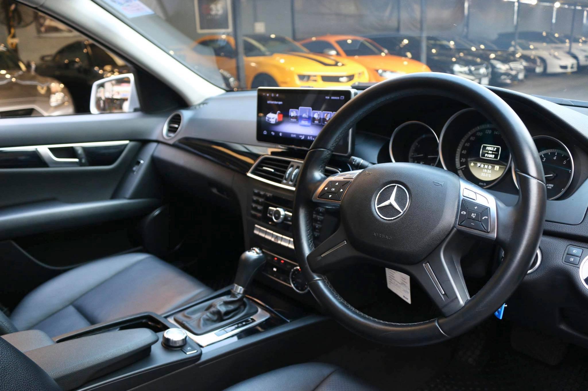 Mercedes-Benz C-Class W204 C200 ปี 2012 สีเงิน (รูปที่ 10)