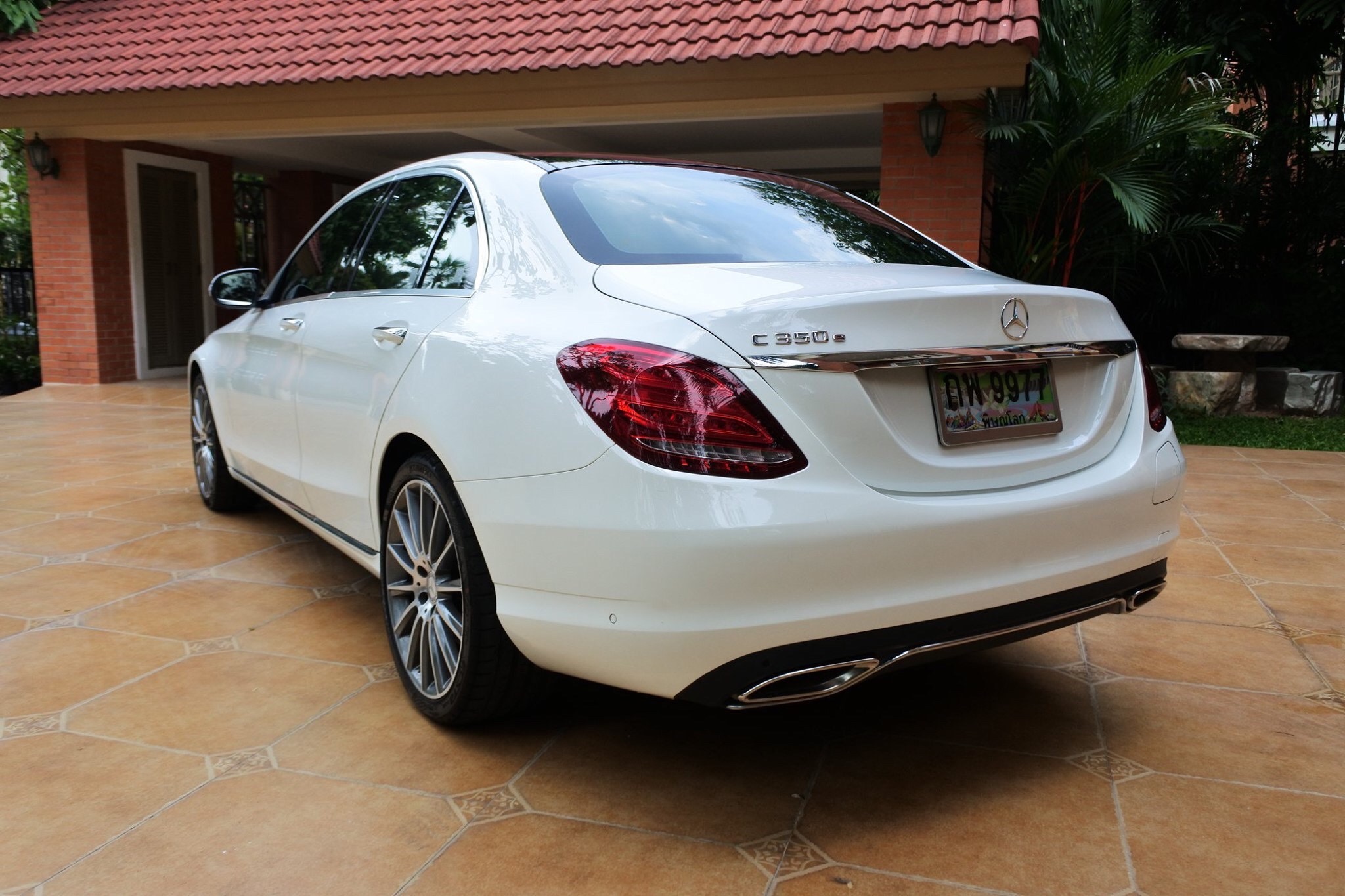 Mercedes-Benz C-Class W205 C350 ปี 2016 สีขาว