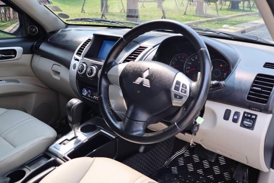 Mitsubishi Pajero Sport ปี 2012 สีขาว (รูปที่ 14)