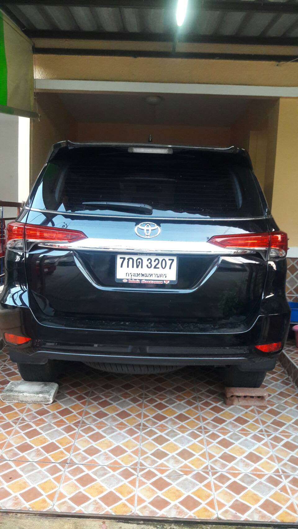 Toyota Fortuner ปี 2018 สีดำ (รูปที่ 2)