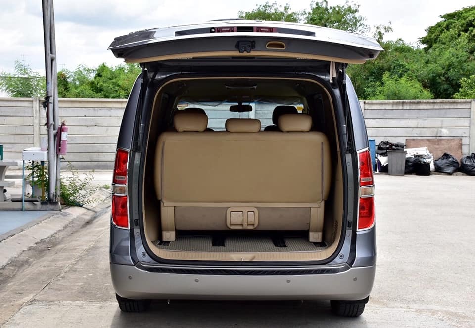 Hyundai H-1 ปี 2010 สีเทา (รูปที่ 9)