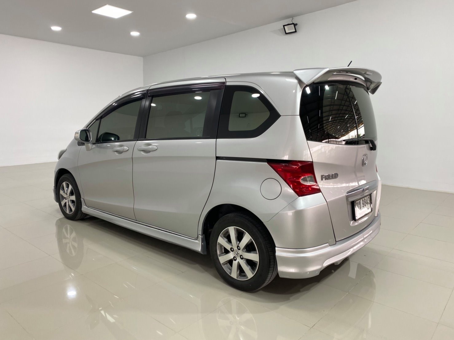 Honda Freed ปี 2011 สีเงิน (รูปที่ 7)
