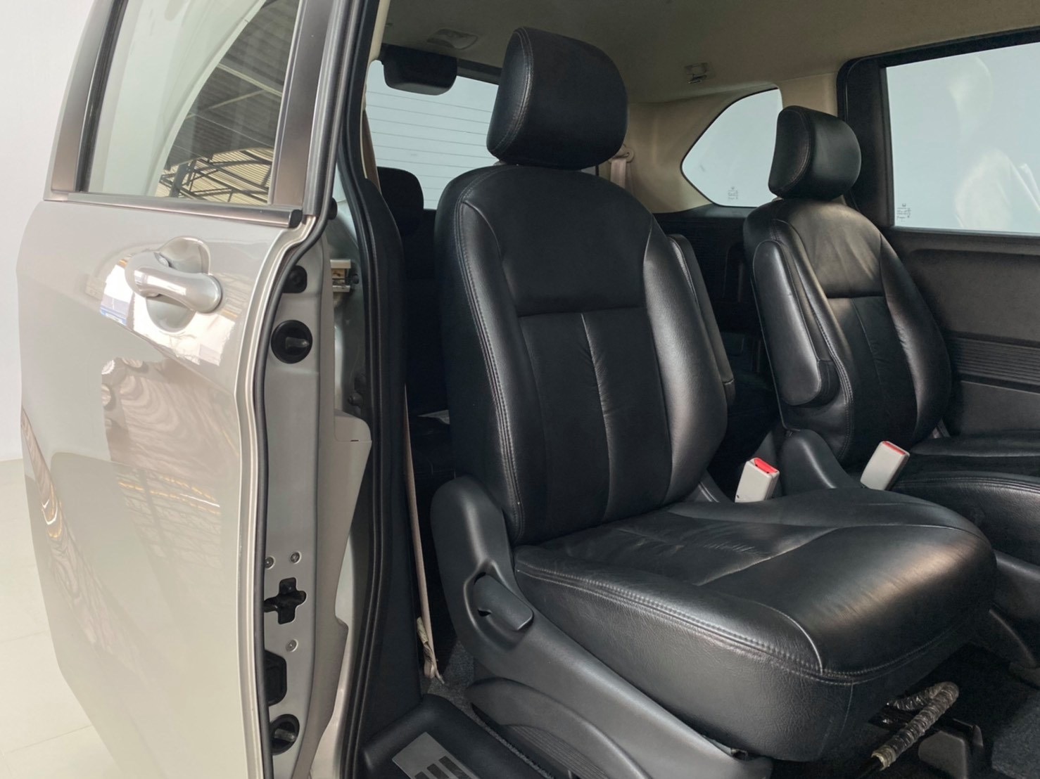 Honda Freed ปี 2011 สีเงิน (รูปที่ 15)