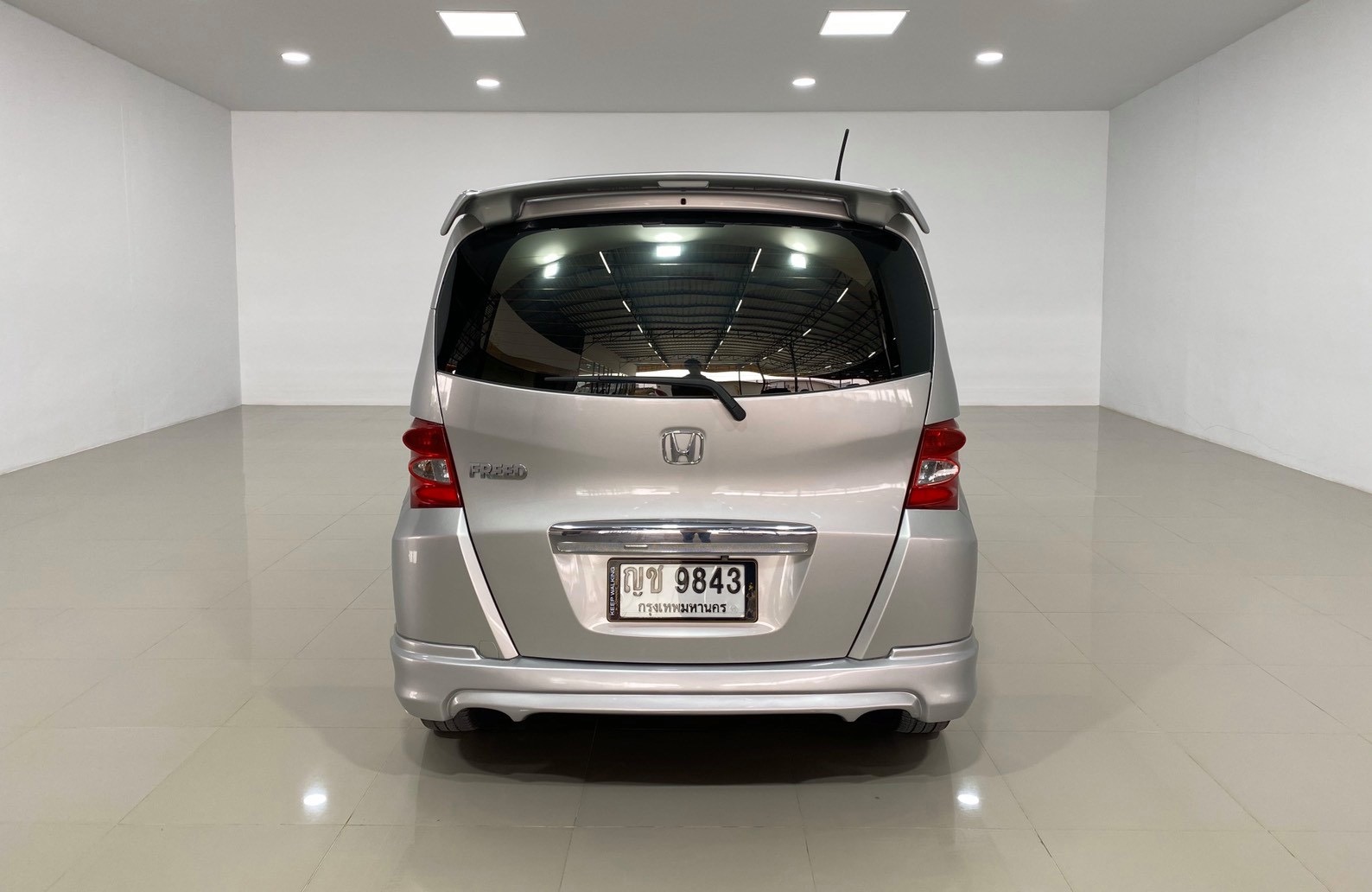 Honda Freed ปี 2011 สีเงิน (รูปที่ 6)