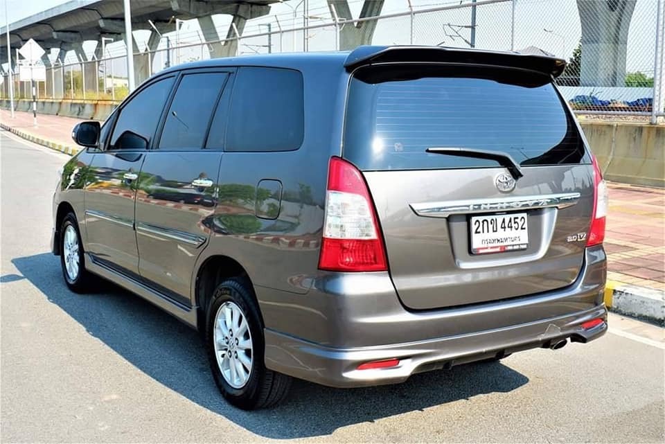 Toyota Innova ปี 2013 สีเทา (รูปที่ 3)