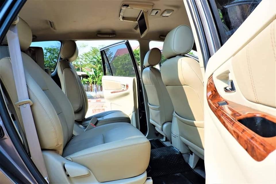 Toyota Innova ปี 2013 สีเทา (รูปที่ 7)