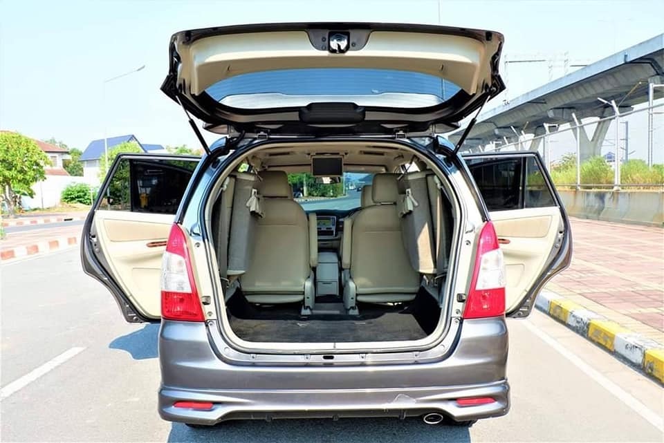 Toyota Innova ปี 2013 สีเทา (รูปที่ 10)
