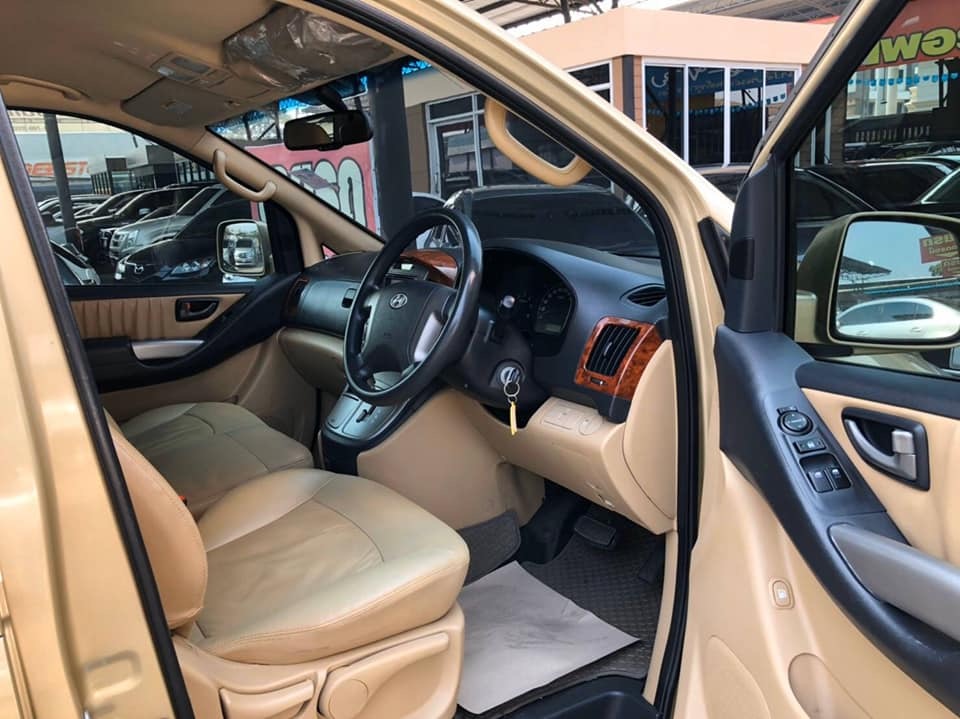 Hyundai H-1 ปี 2011 สีทอง (รูปที่ 6)