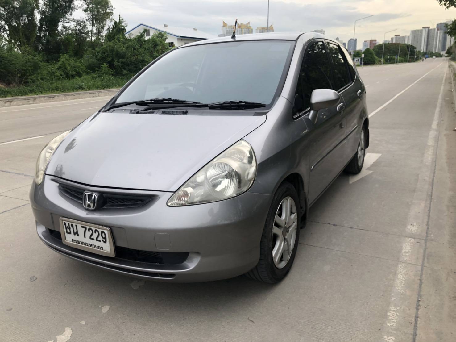 Honda Jazz GD ปี 2004 สีเทา (รูปที่ 2)
