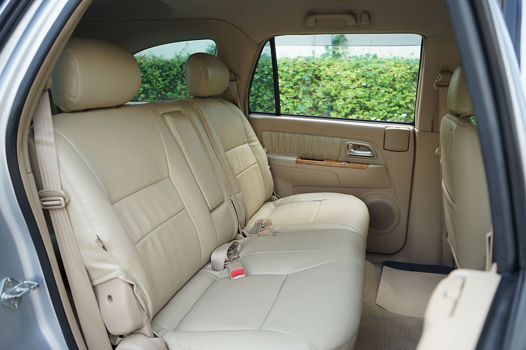 Isuzu MU-7 ปี 2010 สีเงิน (รูปที่ 5)