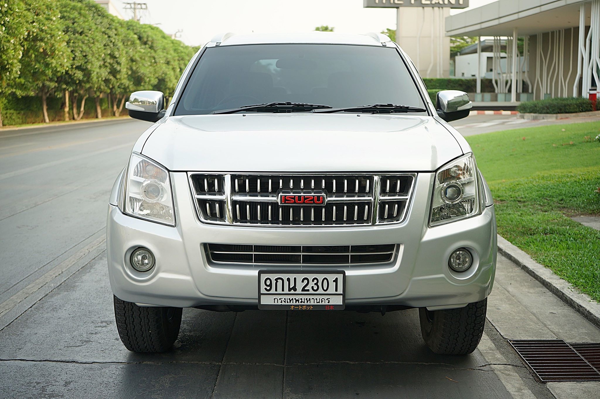 Isuzu MU-7 ปี 2010 สีเงิน