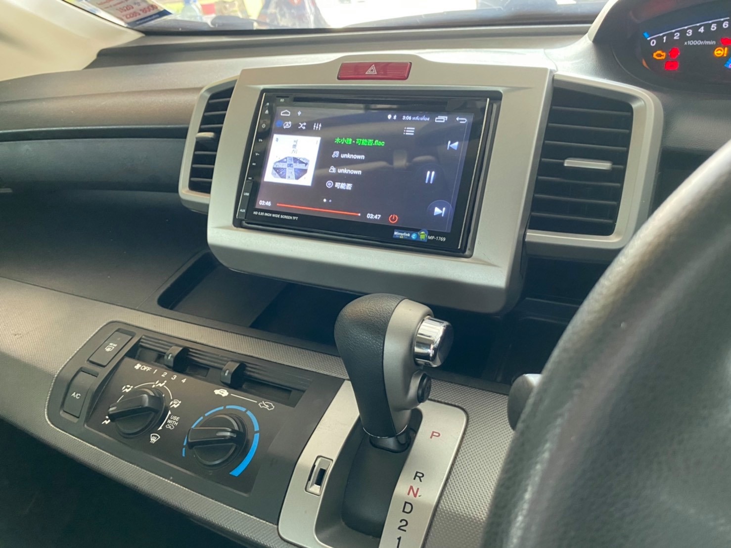 Honda Freed ปี 2010 สีขาว (รูปที่ 15)
