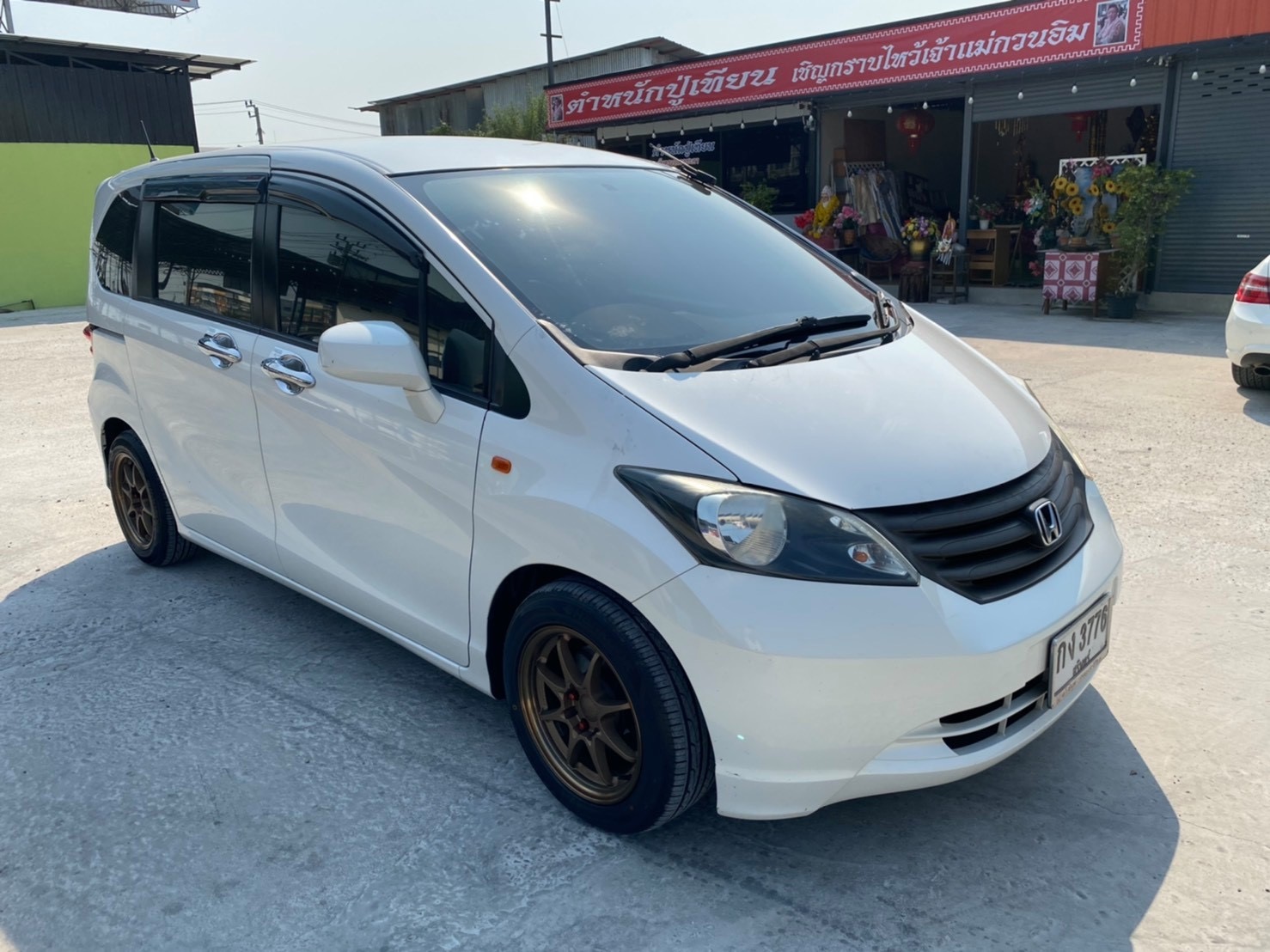Honda Freed ปี 2010 สีขาว (รูปที่ 2)