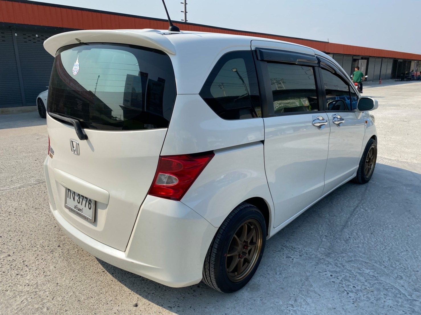 Honda Freed ปี 2010 สีขาว (รูปที่ 7)