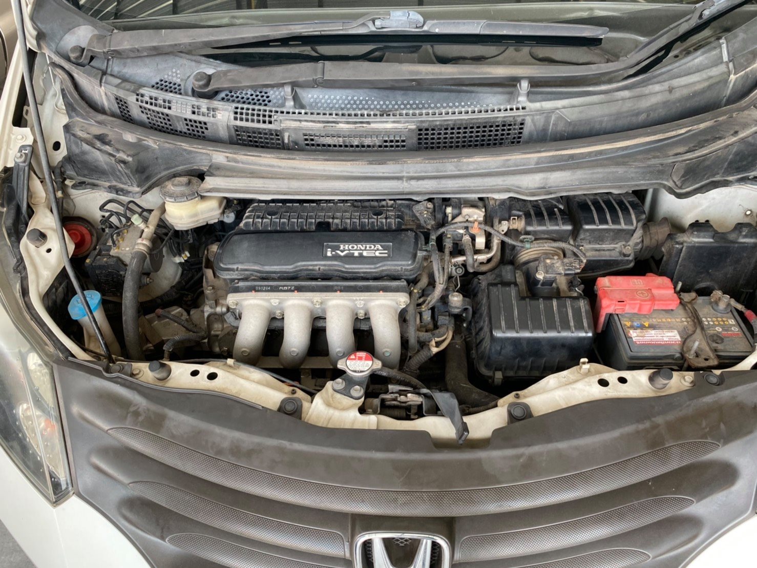 Honda Freed ปี 2010 สีขาว (รูปที่ 14)