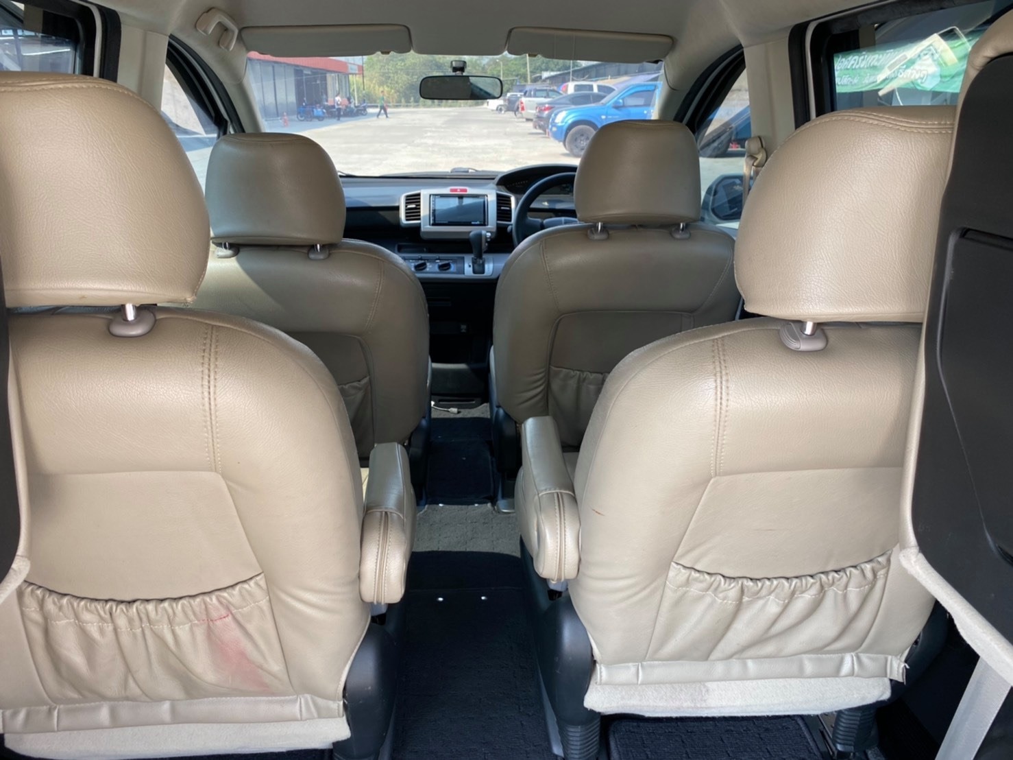 Honda Freed ปี 2010 สีขาว (รูปที่ 11)