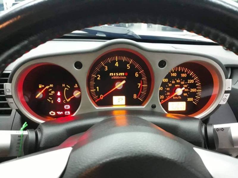Nissan Fairlady Z 350Z ปี 2011 สีขาว (รูปที่ 8)