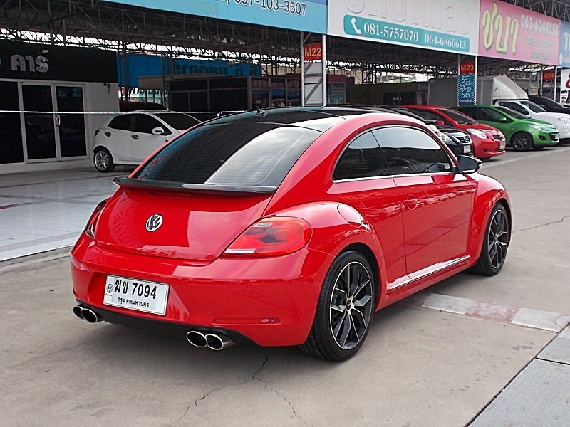 Volkswagen Beetle ปี 2012 สีแดง