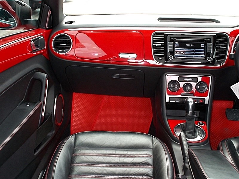 Volkswagen Beetle ปี 2012 สีแดง (รูปที่ 13)